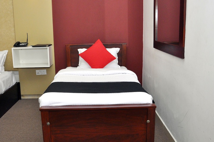 Room 19 of 38