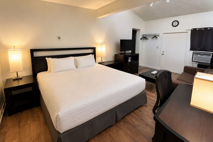 Room 32 of 60