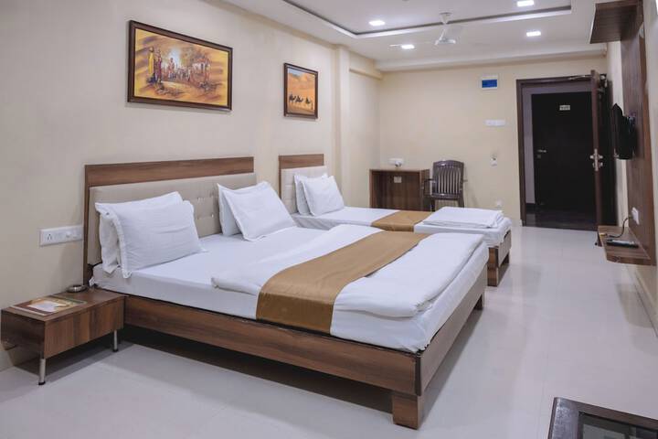 Room 12 of 33