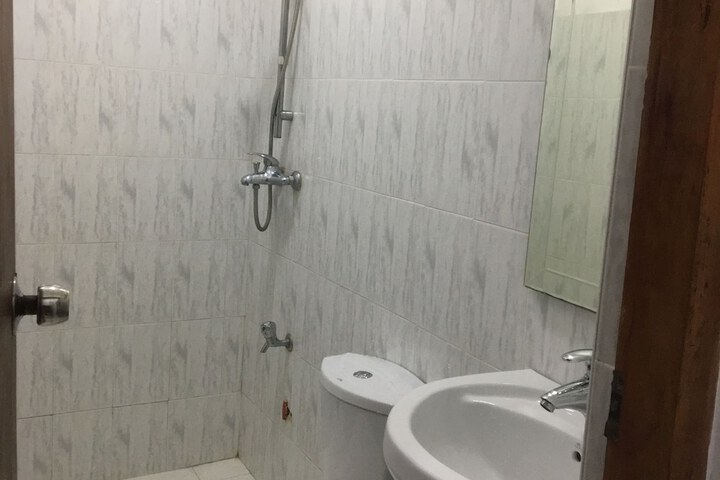 Room 8 of 18