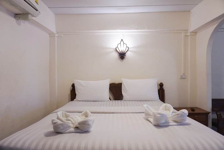Room 4 of 35