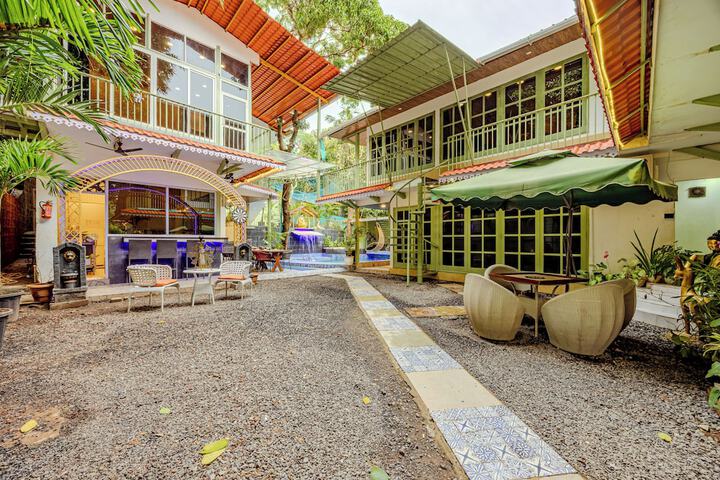 Hotel Exterior 88 of 101