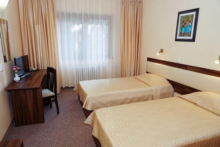 Room 10 of 36