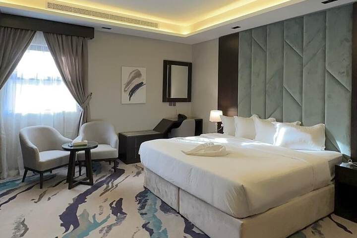 Room 15 of 28