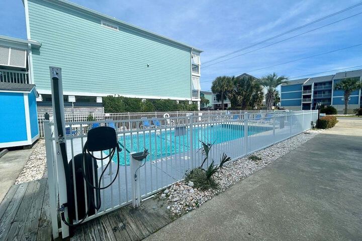 Pool 12 of 15