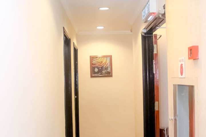 Ballroom/Hall 30 of 33