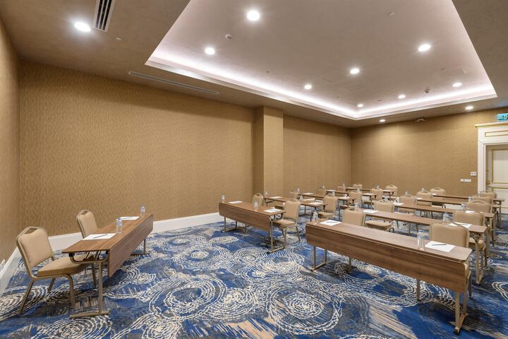 Business Center 150 of 171