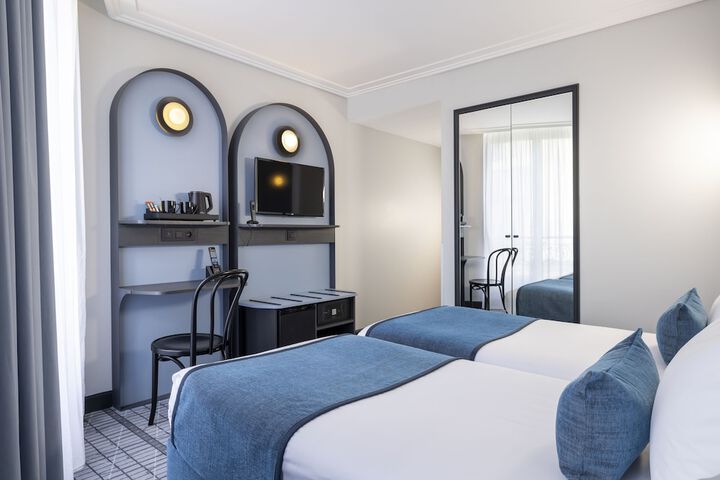 Room 6 of 31