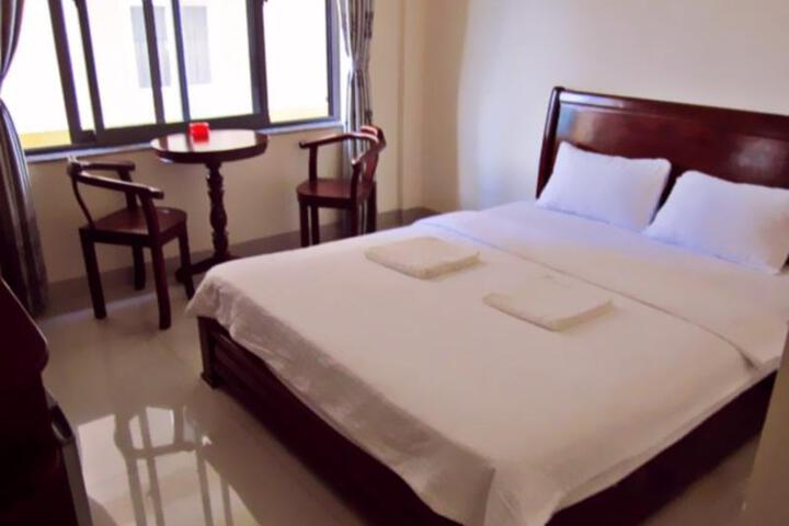 Room 1 of 6