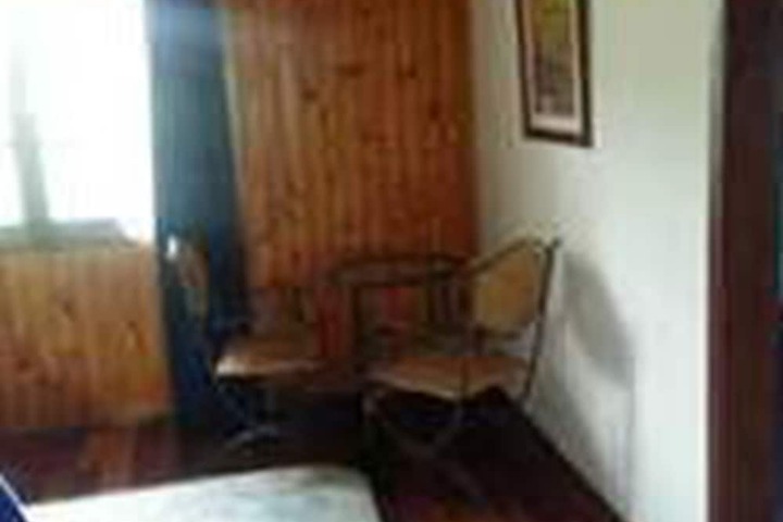 Room 3 of 12