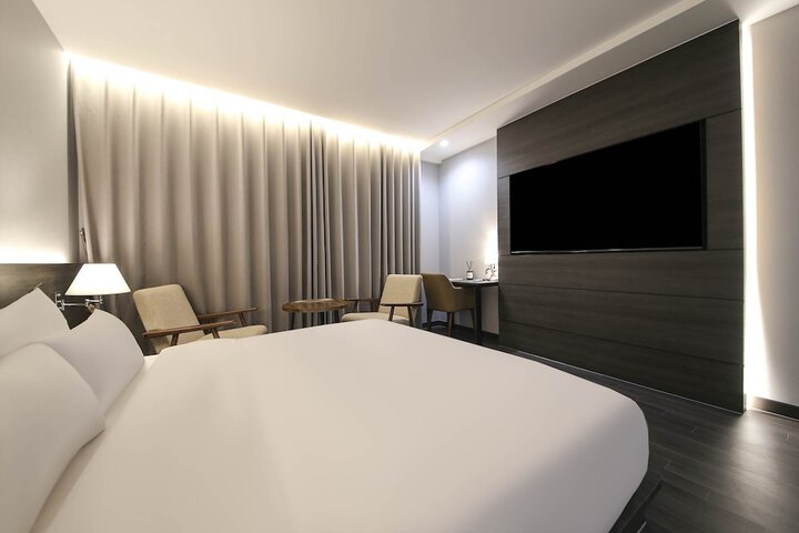 Room 11 of 70