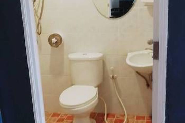 Room 2 of 27