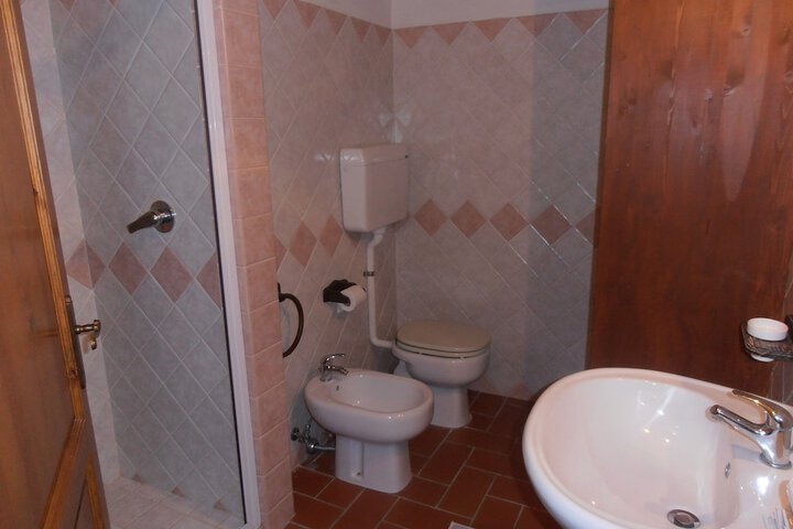 Room 11 of 33