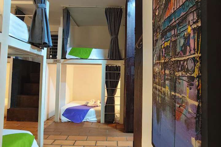 Room 49 of 177