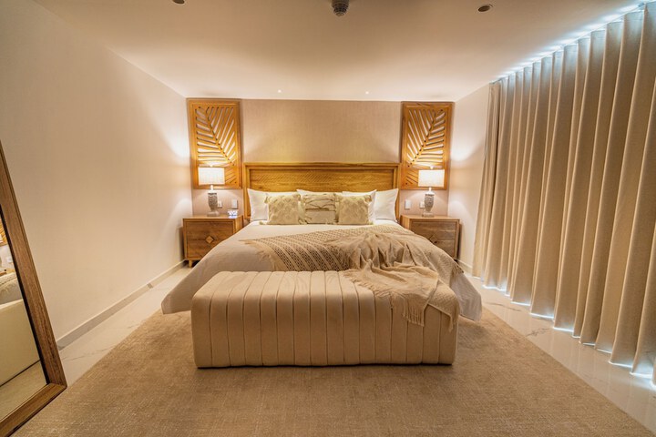 Room 7 of 24