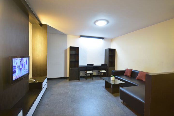 Room 12 of 24