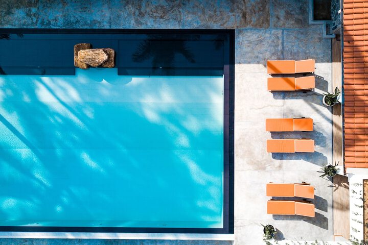 Pool 50 of 95
