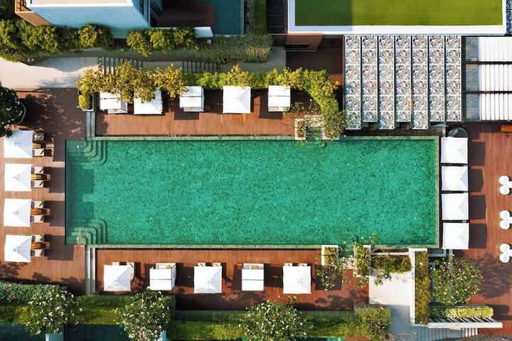 Pool 76 of 162