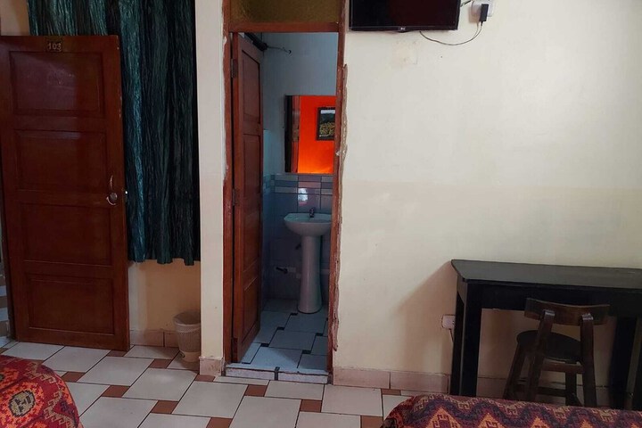 Room 4 of 14