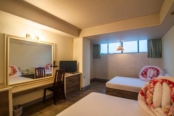 Room 40 of 74