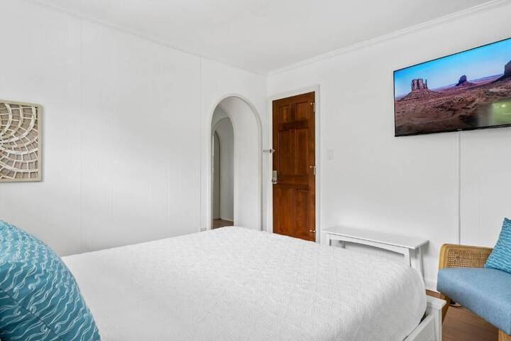 Room 2 of 68