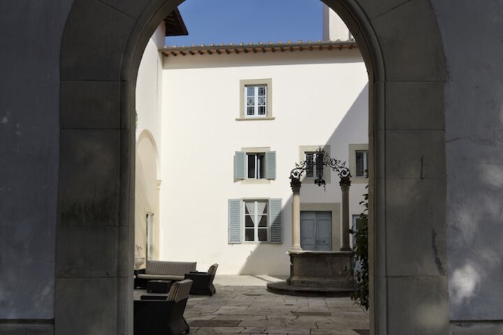 Hotel Entry