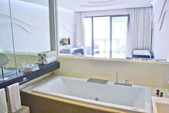 Room 50 of 124