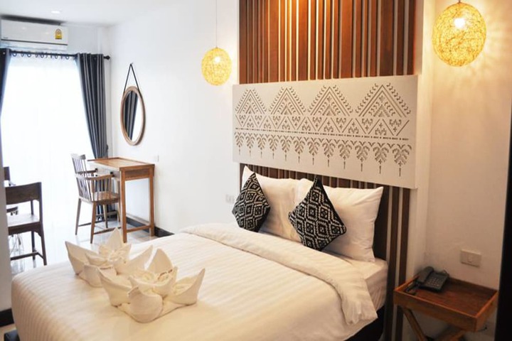 Room 10 of 77
