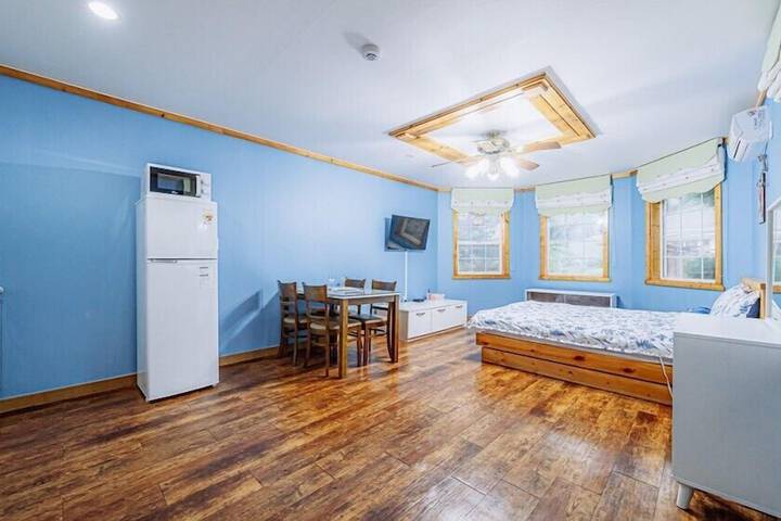 Room 30 of 83