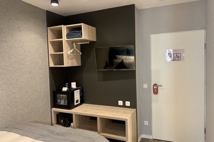 Room 6 of 41