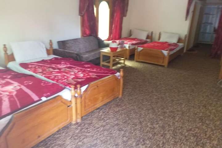 Room 24 of 33