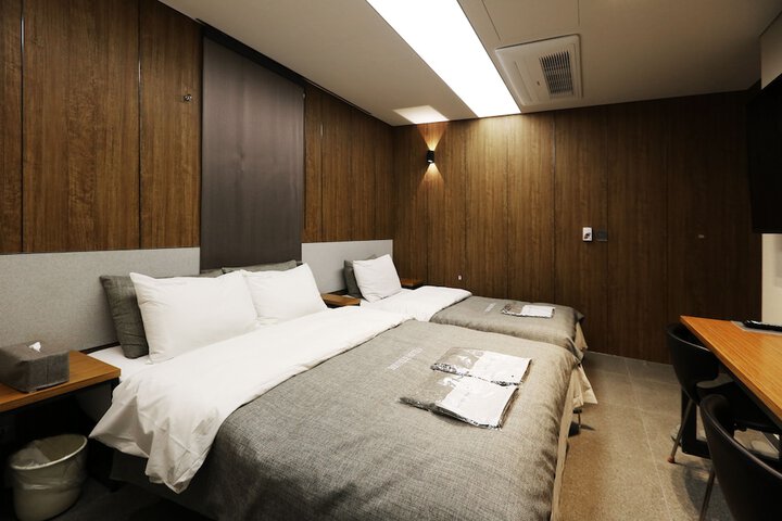 Room 4 of 44