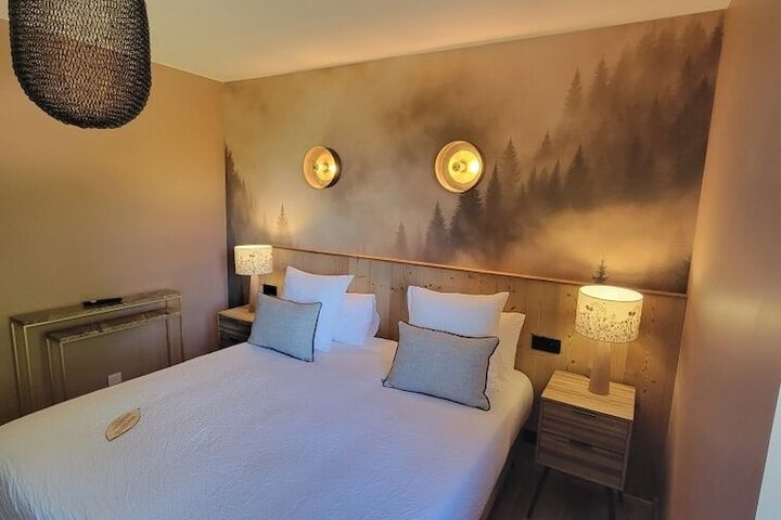 Room 16 of 30