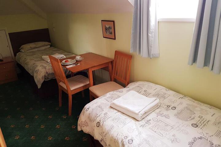 WILLOW COURT LODGE