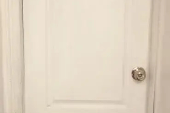 Room 11 of 12