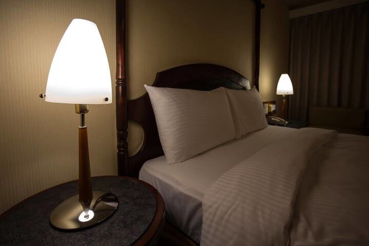 Room 6 of 32