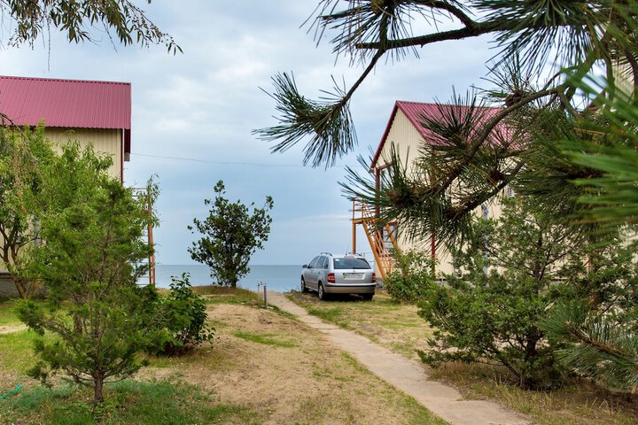 Hotel Exterior 1 of 29