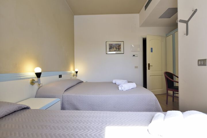 Room 14 of 44