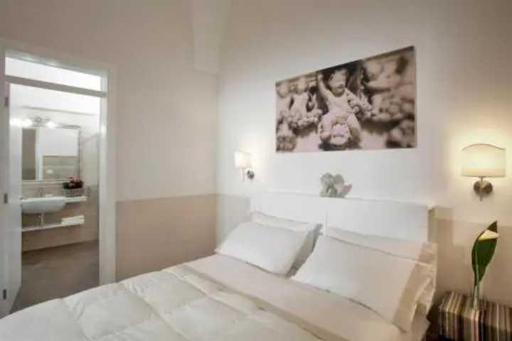 Room 4 of 6