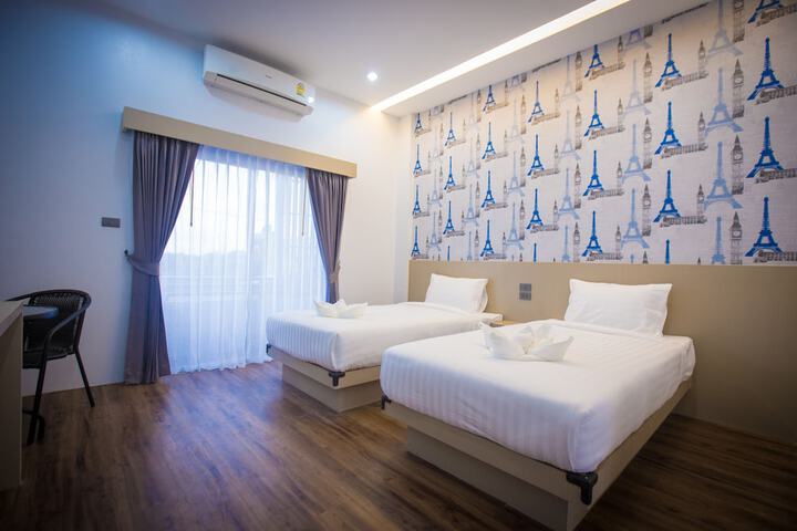 Room 29 of 83