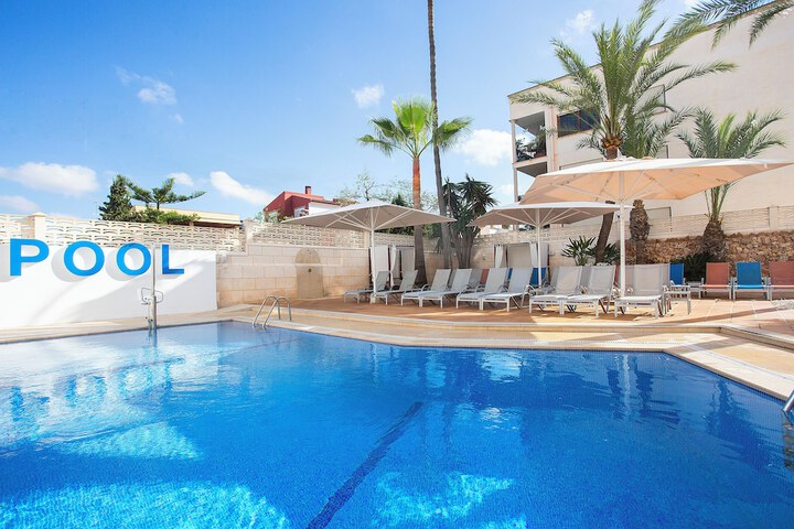 Pool Hotel