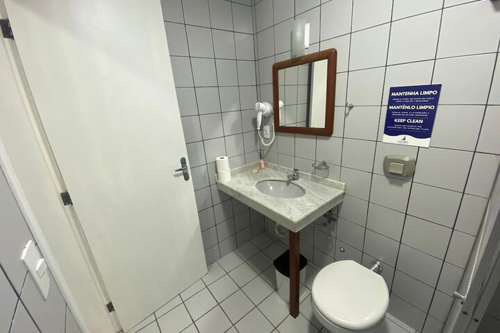 Room 73 of 102