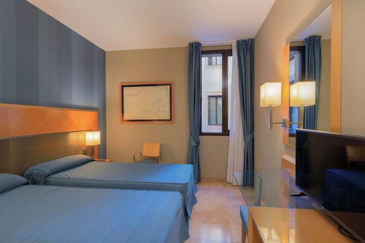 Room 7 of 73