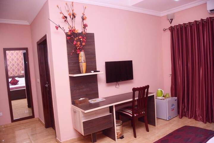 Room 3 of 35