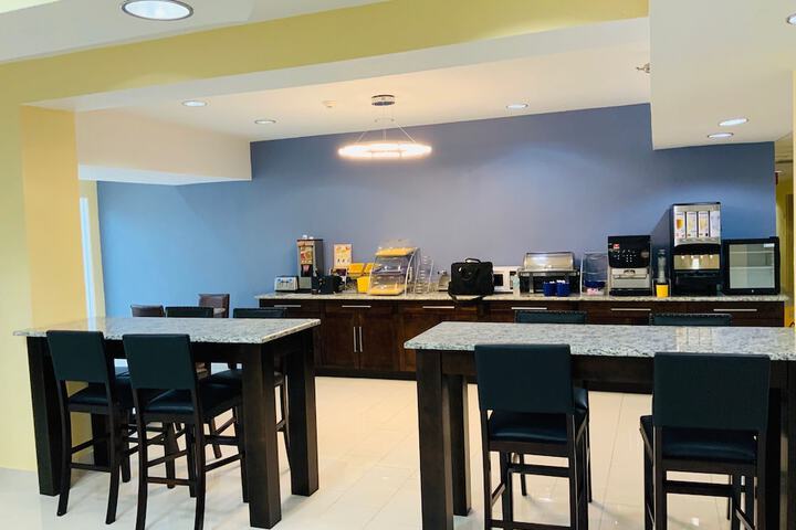 Breakfast area