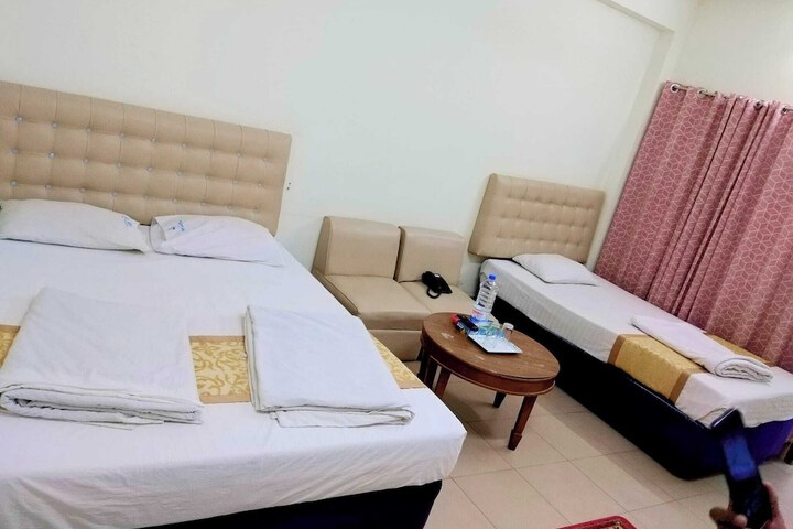 Room 13 of 35