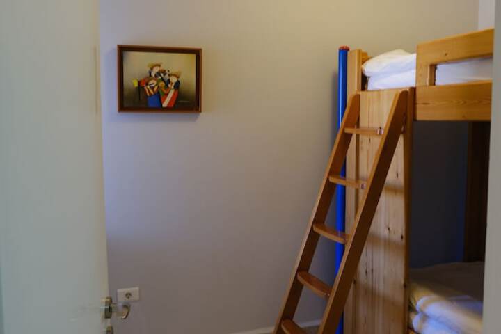 Room 15 of 76