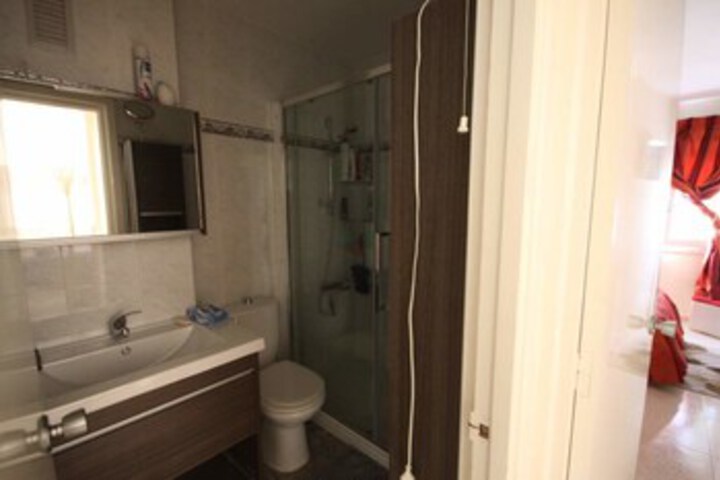 Room 2 of 32