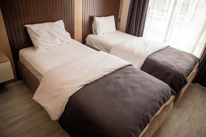 Room 4 of 13