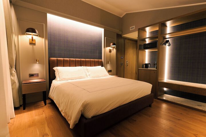 Room 4 of 44